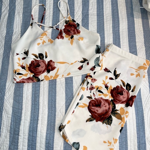 Two piece floral set - Picture 4 of 4